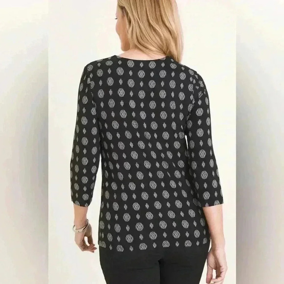Chico’s Geometric-Print V-Neck Top - Preowned Size 4 - Picture 3 of 6